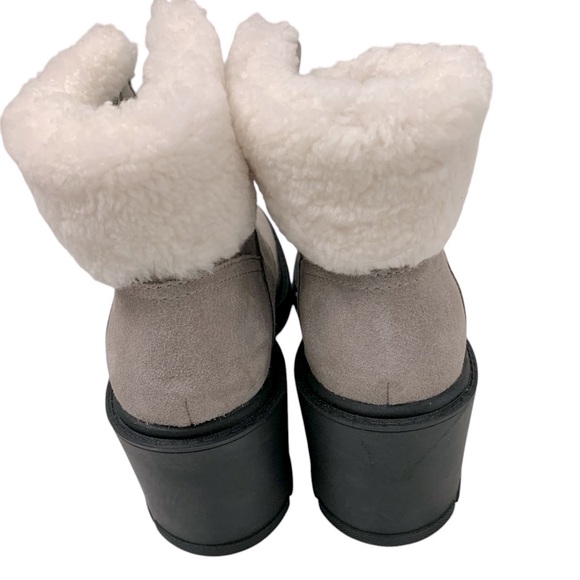 MARC FISHER LTD MIvacinta Gray Leather Shearling Heel Booties Size: 9 - Picture 6 of 7